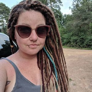 Meet your Posher, Jade